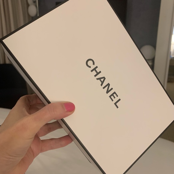 Brand new rare and collectible authentic Chanel with ribbon ,must have! - Picture 6 of 12